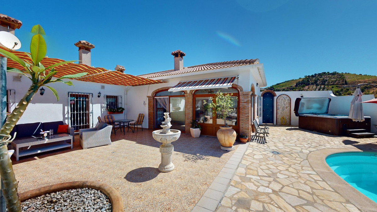 7 Bed Townhouse for sale in Iznate Costa Del Sol East, Málaga, Spain