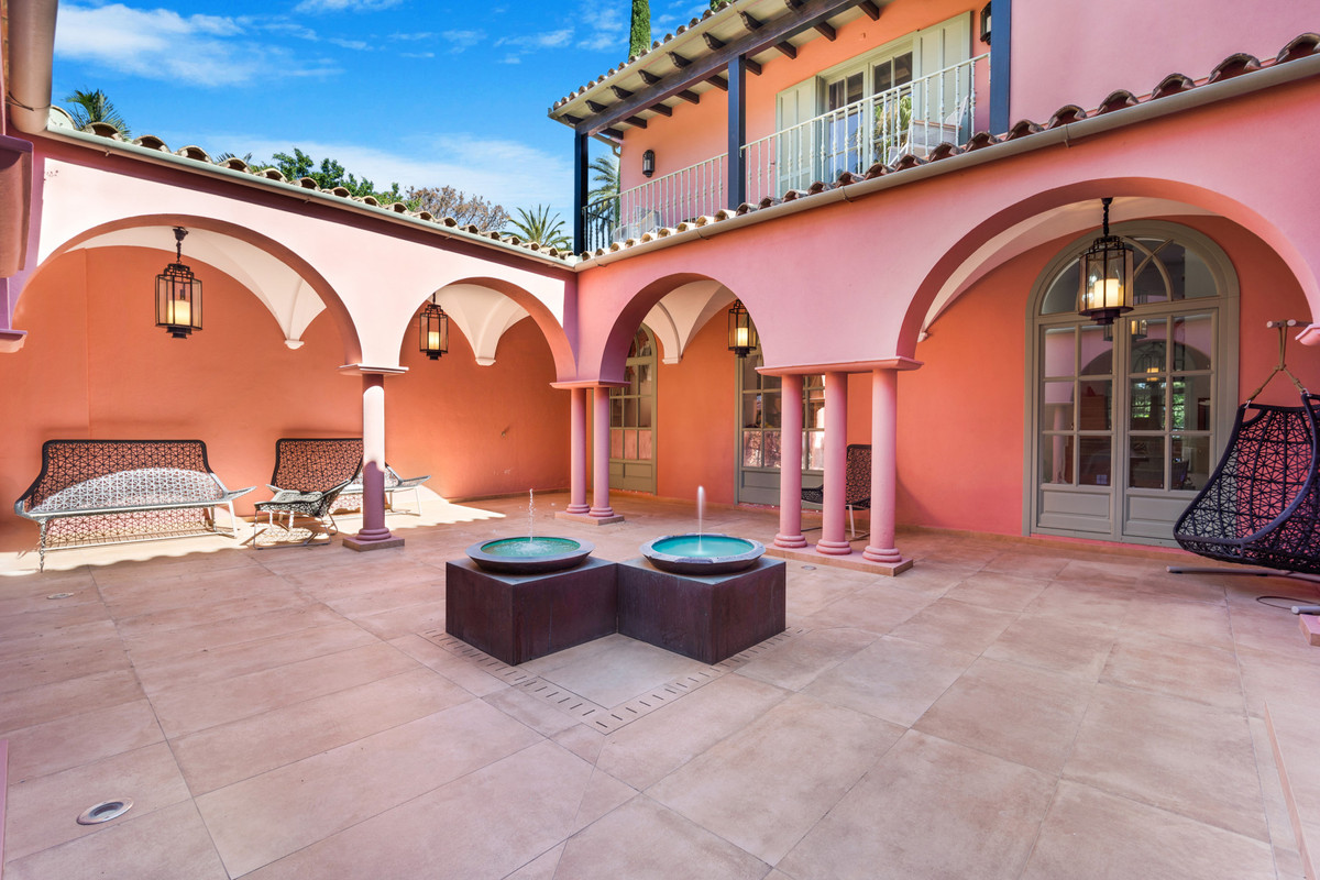 Se vende Villa - Chalet de 6 dormitorios en Costa Del Sol, Málaga, España
