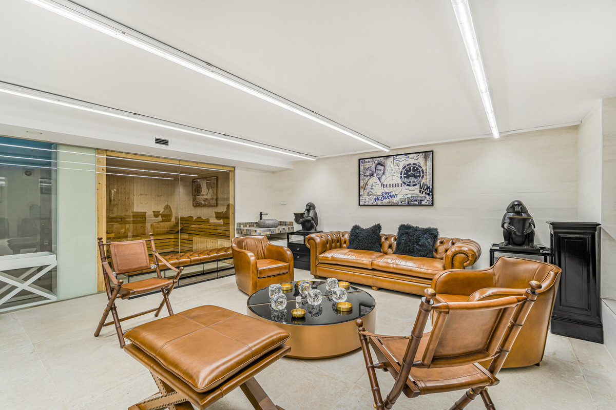 Se vende Villa - Chalet de 6 dormitorios en Costa Del Sol, Málaga, España