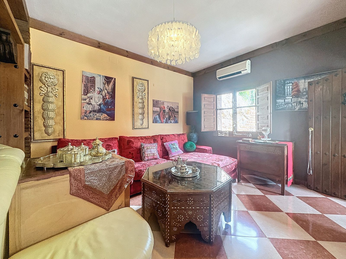 5 Bed Townhouse for sale in Monda Costa Del Sol, Málaga, Spain