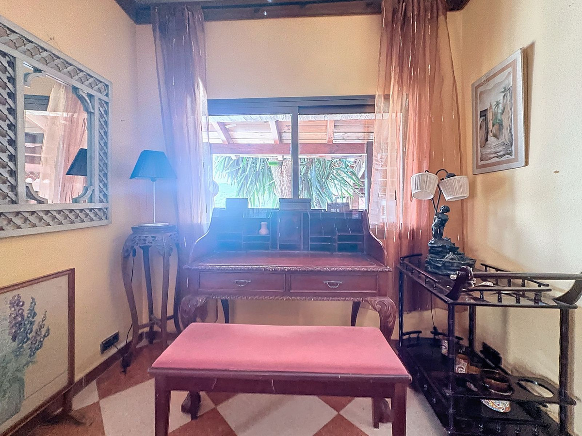 5 Bed Townhouse for sale in Monda Costa Del Sol, Málaga, Spain
