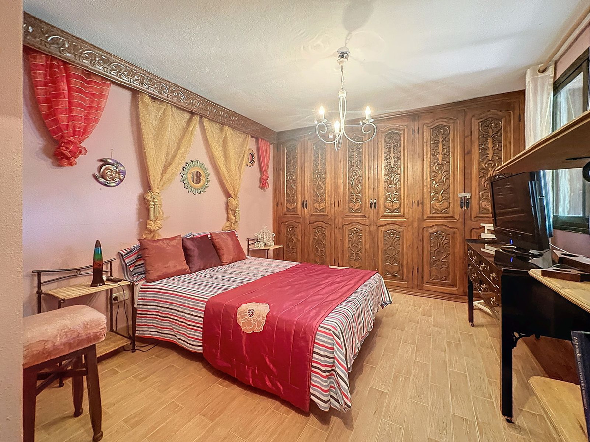 5 Bed Townhouse for sale in Monda Costa Del Sol, Málaga, Spain