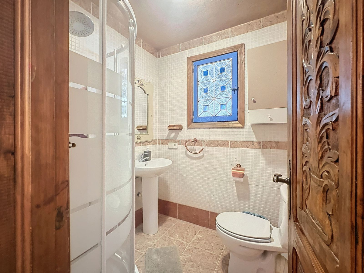 5 Bed Townhouse for sale in Monda Costa Del Sol, Málaga, Spain