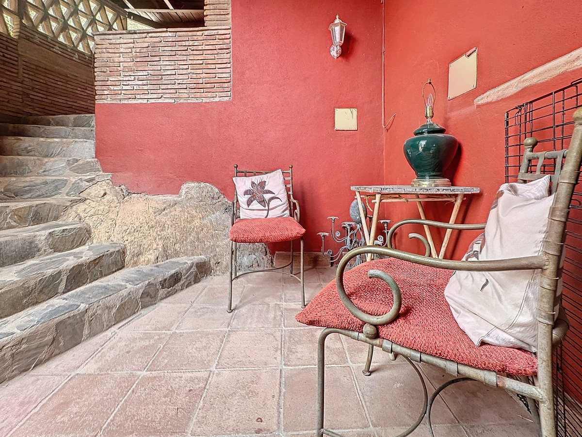 5 Bed Townhouse for sale in Monda Costa Del Sol, Málaga, Spain