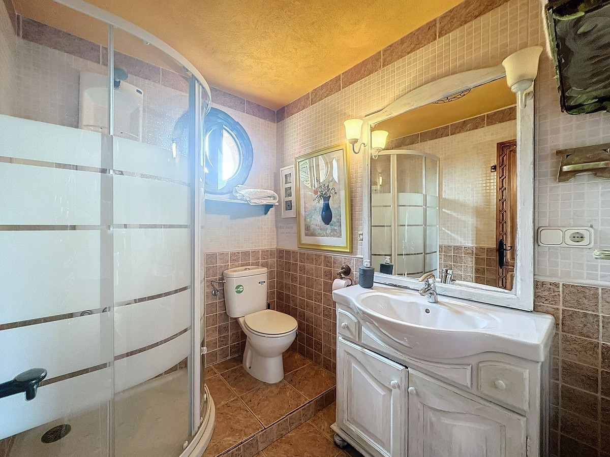 5 Bed Townhouse for sale in Monda Costa Del Sol, Málaga, Spain