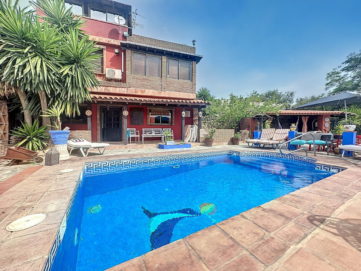 5 Bed Townhouse for sale in Monda Costa Del Sol, Málaga, Spain