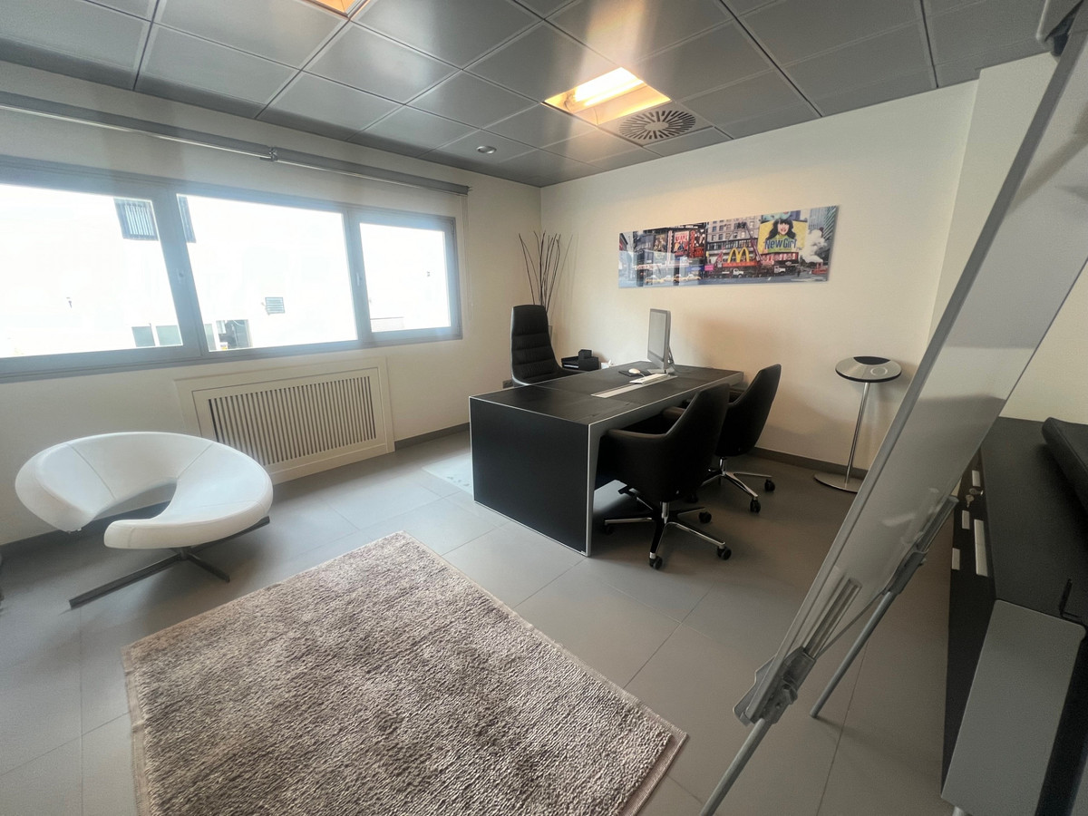 Commercial unit for sale in Puerto Banús Costa Del Sol, Málaga, Spain