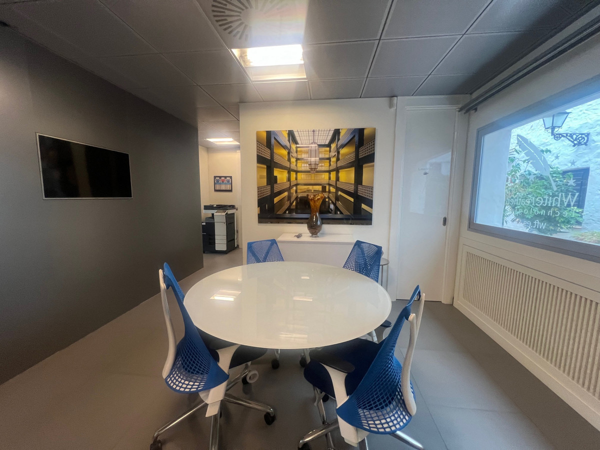 Commercial unit for sale in Puerto Banús Costa Del Sol, Málaga, Spain