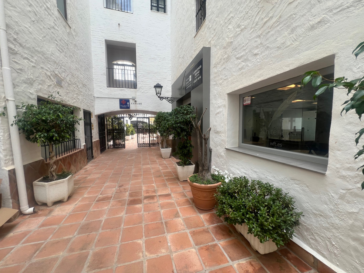 Commercial unit for sale in Puerto Banús Costa Del Sol, Málaga, Spain