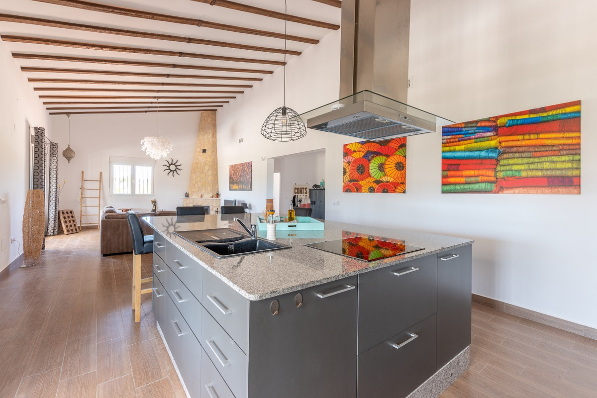 Se vende Villa - Chalet de 5 dormitorios en Costa Blanca, Alicante, España
