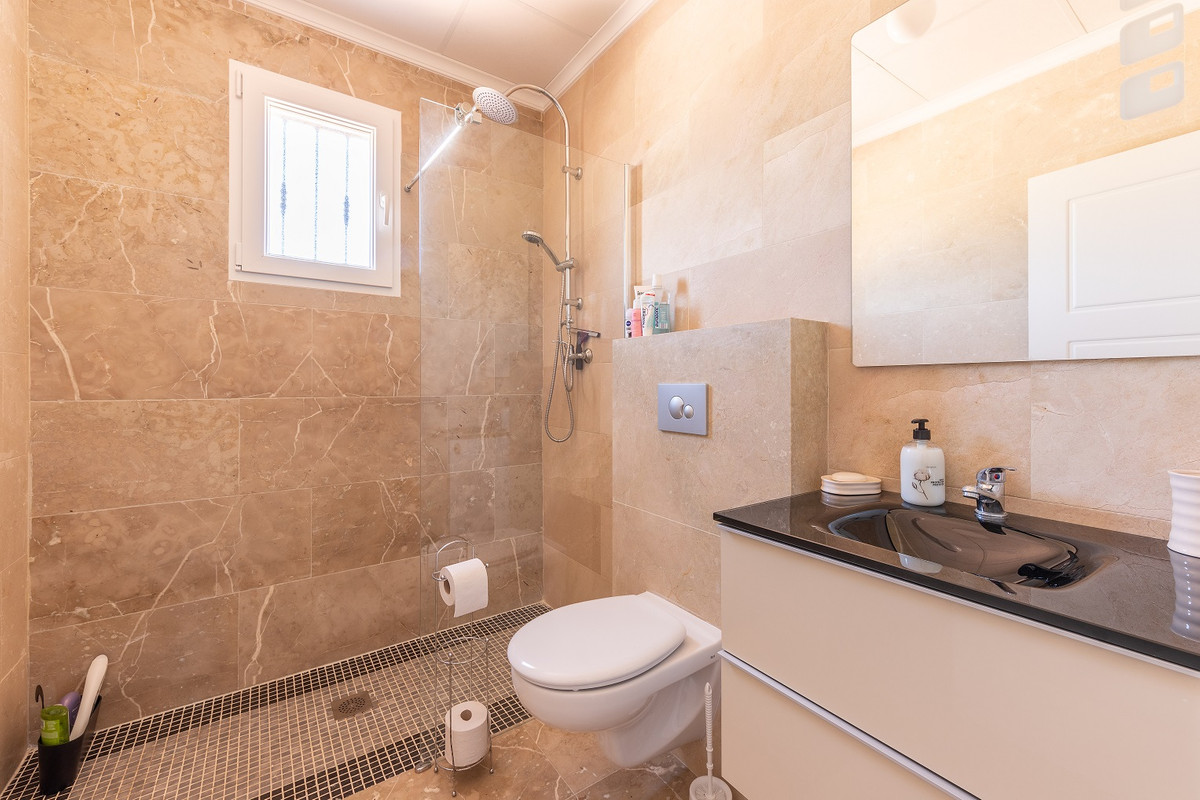 Se vende Villa - Chalet de 5 dormitorios en Costa Blanca, Alicante, España
