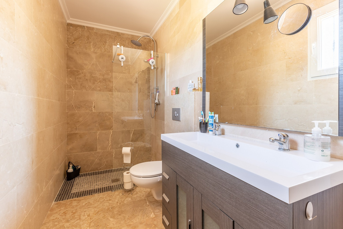 Se vende Villa - Chalet de 5 dormitorios en Costa Blanca, Alicante, España