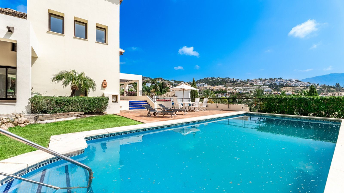 4 Bed Townhouse for sale in Los Arqueros Costa Del Sol, Málaga, Spain