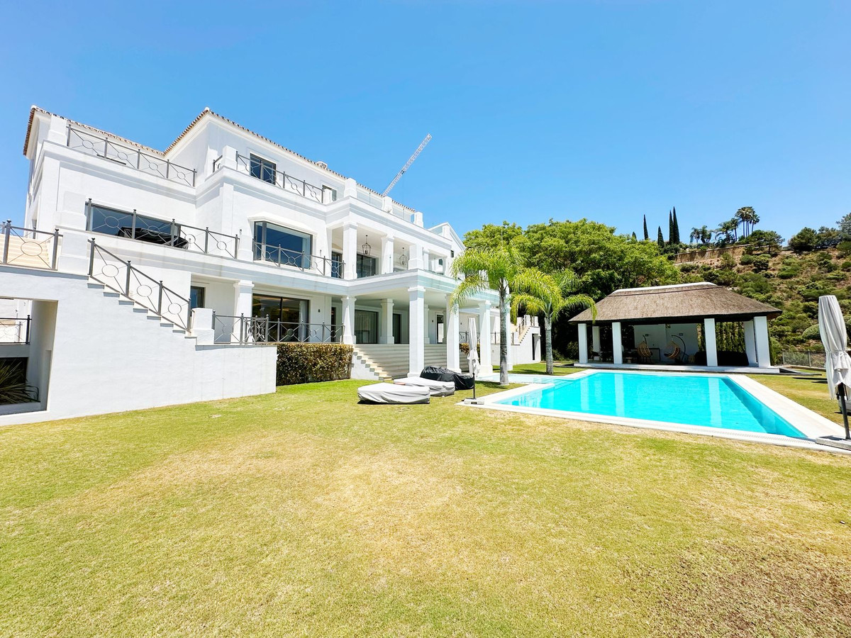 Se vende Villa - Chalet de 5 dormitorios en Costa Del Sol, Málaga, España