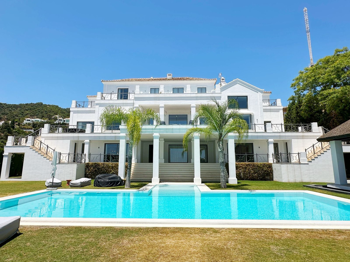 Se vende Villa - Chalet de 5 dormitorios en Costa Del Sol, Málaga, España