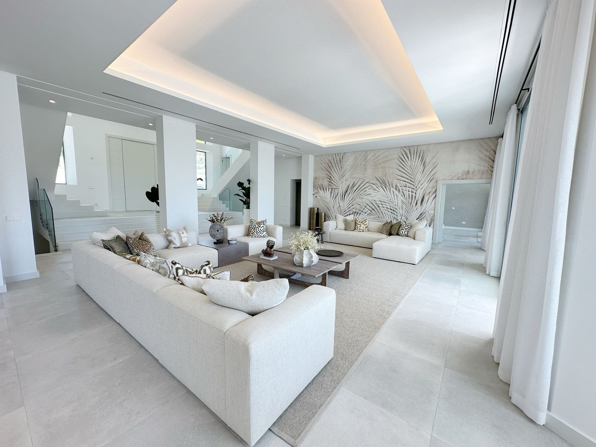Se vende Villa - Chalet de 5 dormitorios en Costa Del Sol, Málaga, España