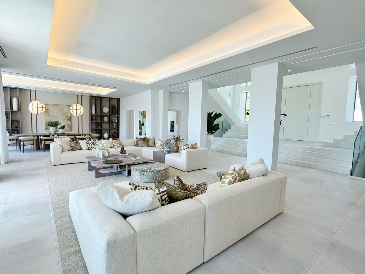 Se vende Villa - Chalet de 5 dormitorios en Costa Del Sol, Málaga, España