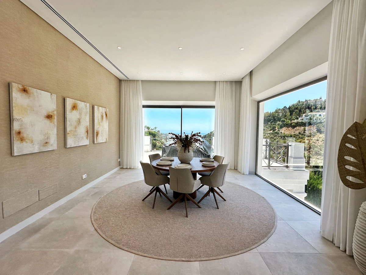 Se vende Villa - Chalet de 5 dormitorios en Costa Del Sol, Málaga, España