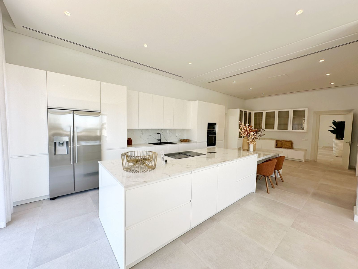 Se vende Villa - Chalet de 5 dormitorios en Costa Del Sol, Málaga, España