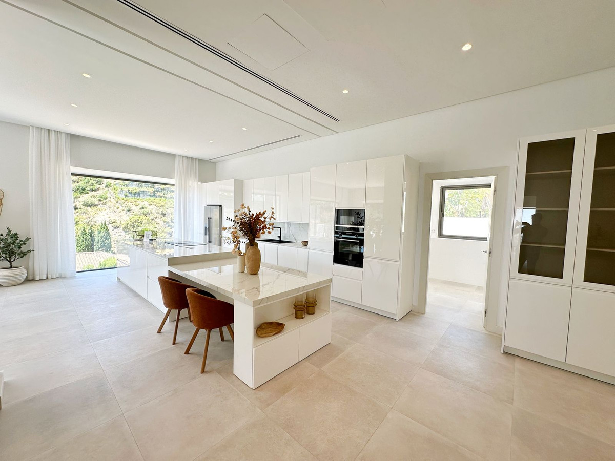 Se vende Villa - Chalet de 5 dormitorios en Costa Del Sol, Málaga, España