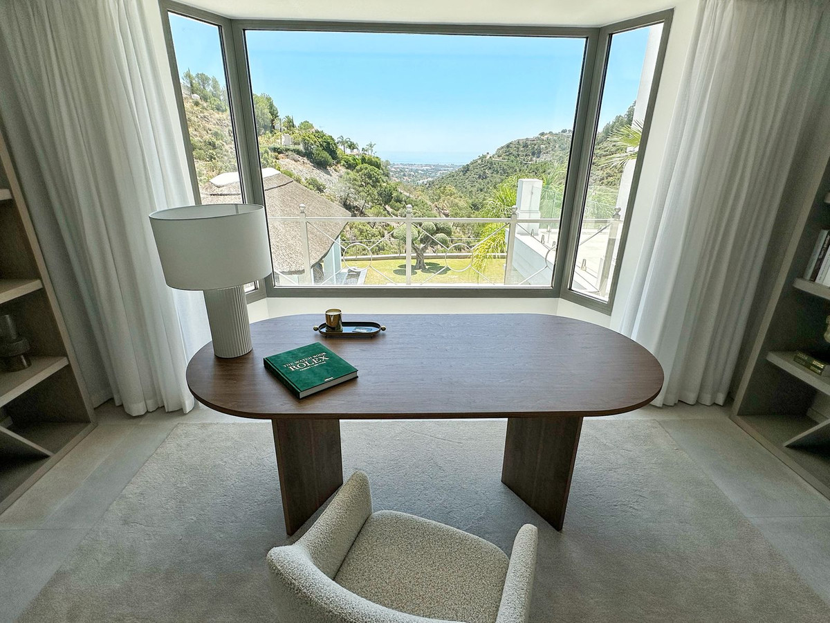 Se vende Villa - Chalet de 5 dormitorios en Costa Del Sol, Málaga, España