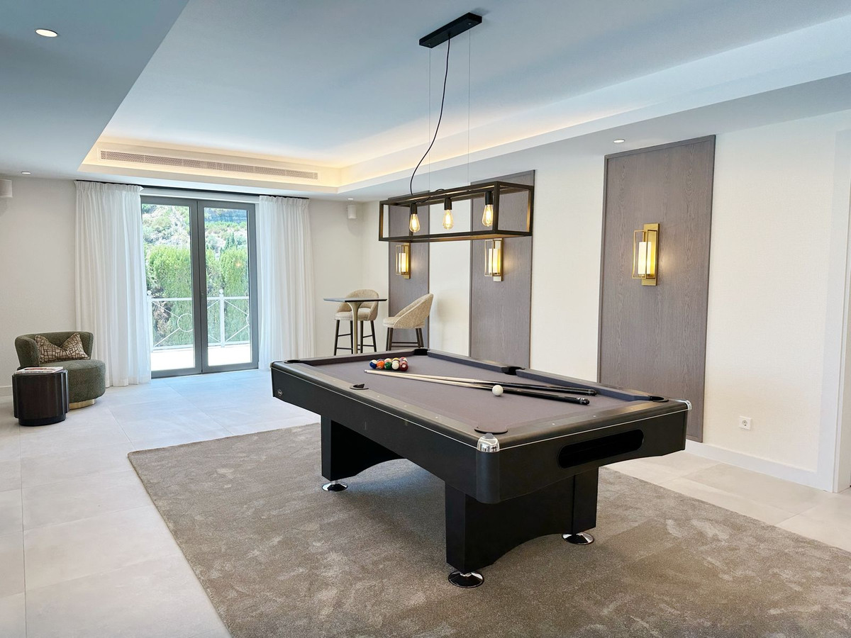 Se vende Villa - Chalet de 5 dormitorios en Costa Del Sol, Málaga, España