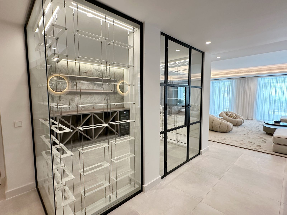 Se vende Villa - Chalet de 5 dormitorios en Costa Del Sol, Málaga, España
