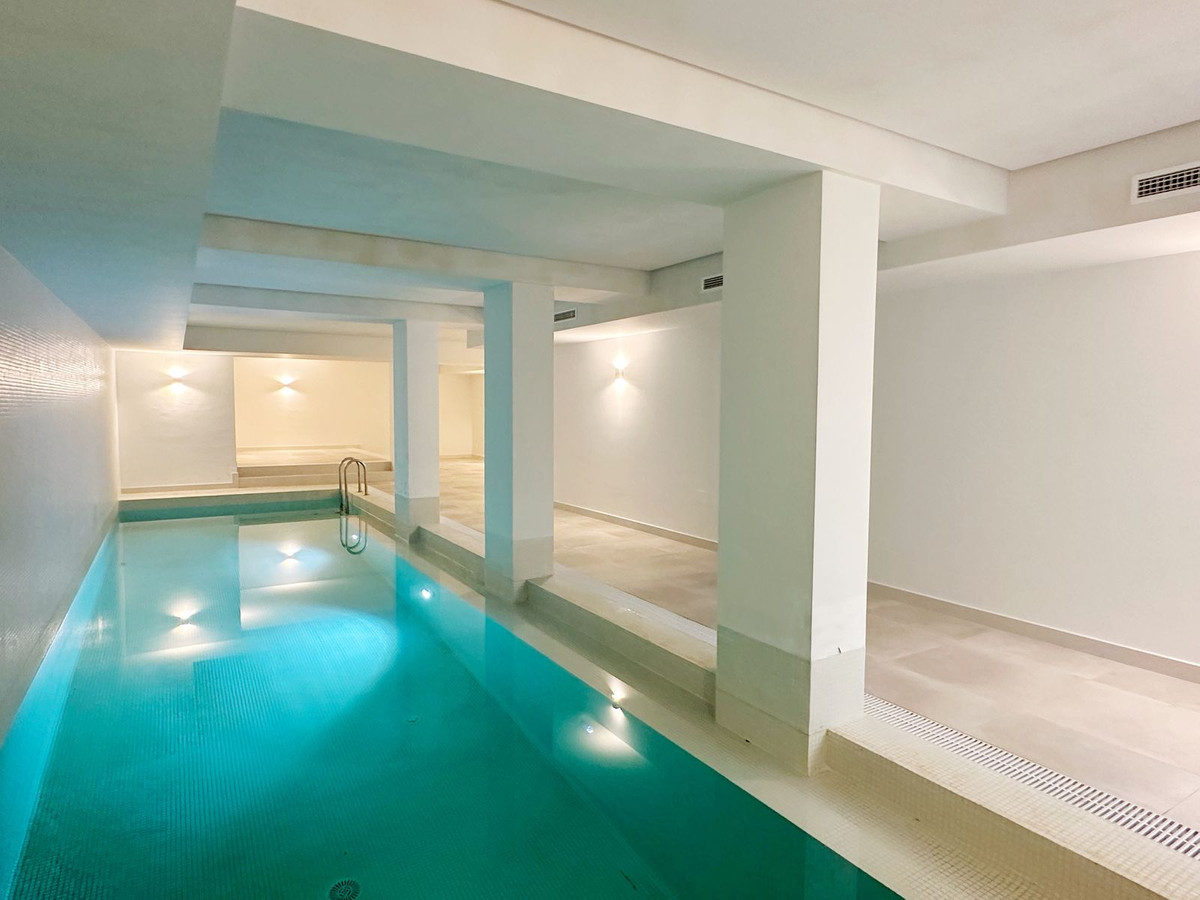 Se vende Villa - Chalet de 5 dormitorios en Costa Del Sol, Málaga, España