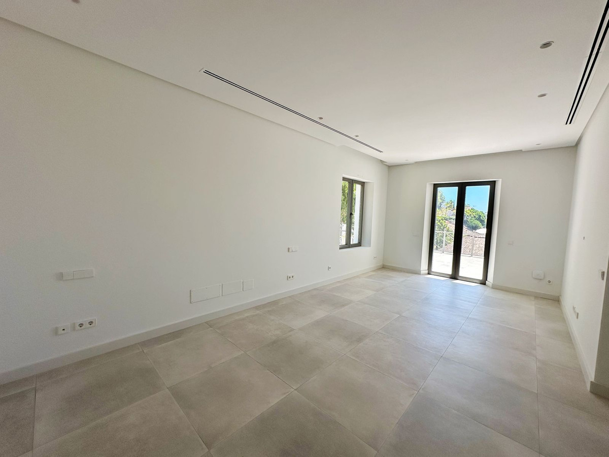 Se vende Villa - Chalet de 5 dormitorios en Costa Del Sol, Málaga, España