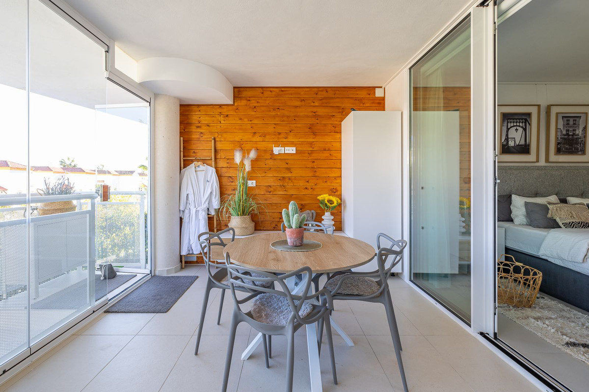 2 Bed Apartment for sale in Benalmadena Costa Costa Del Sol, Málaga, Spain