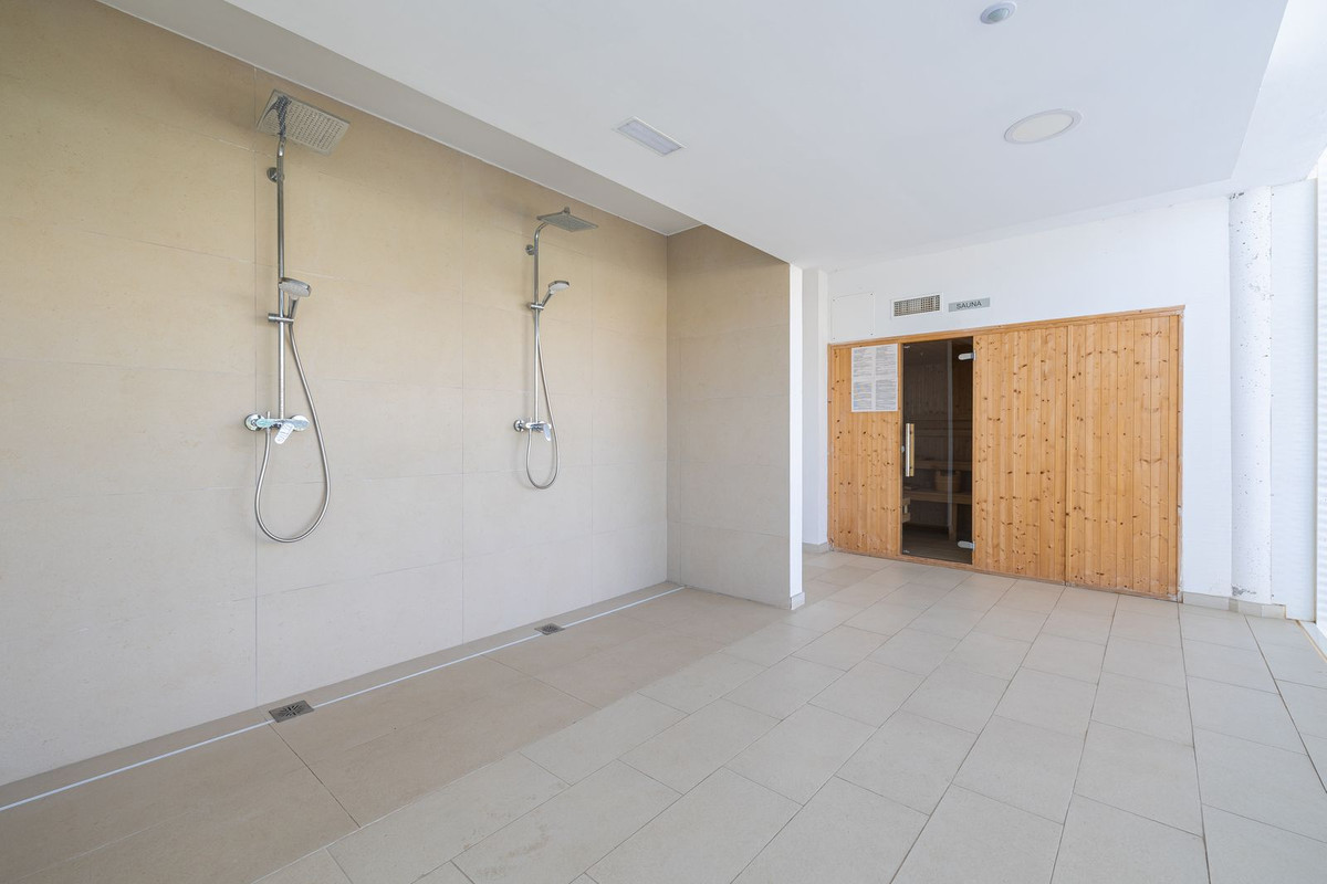 2 Bed Apartment for sale in Benalmadena Costa Costa Del Sol, Málaga, Spain