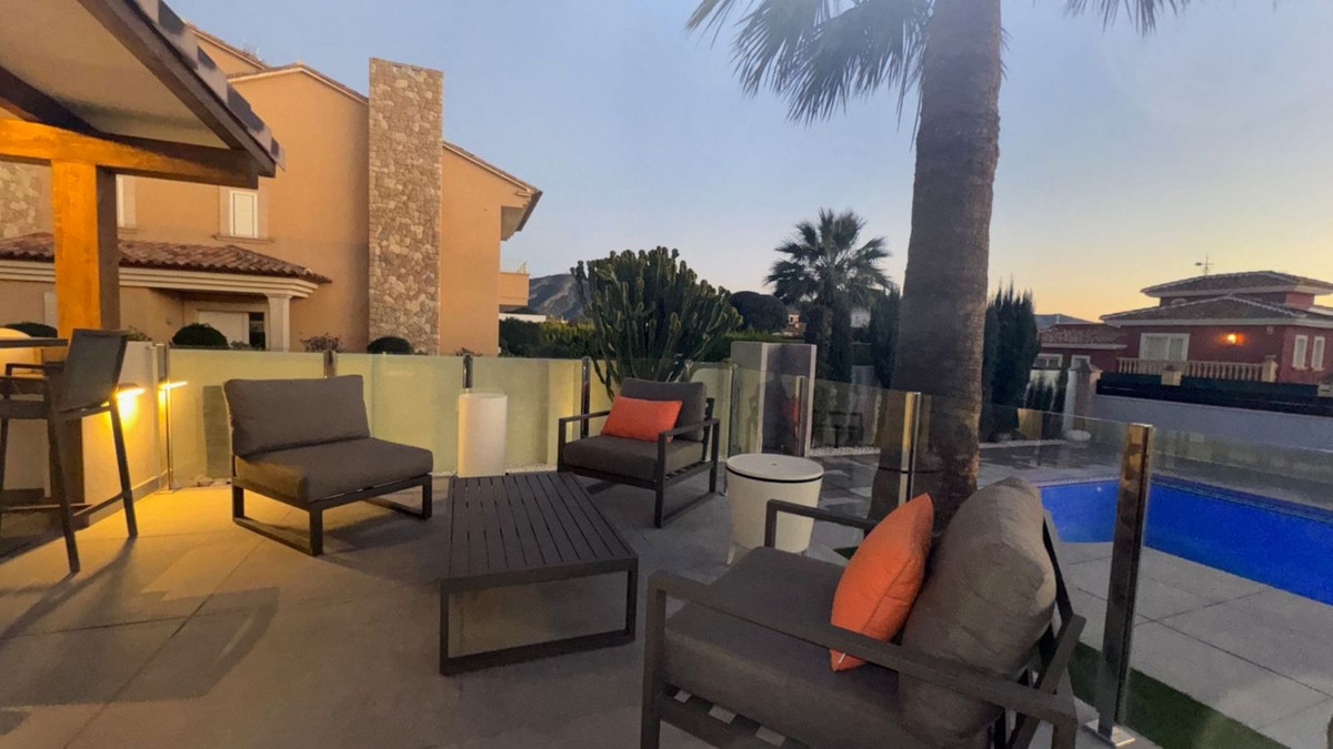 4 Bed Townhouse for sale in Lalfás Del Pi Costa Blanca, Alicante, Spain