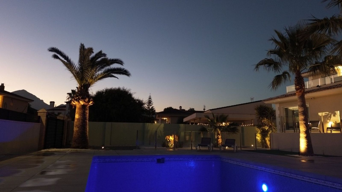 4 Bed Townhouse for sale in Lalfás Del Pi Costa Blanca, Alicante, Spain