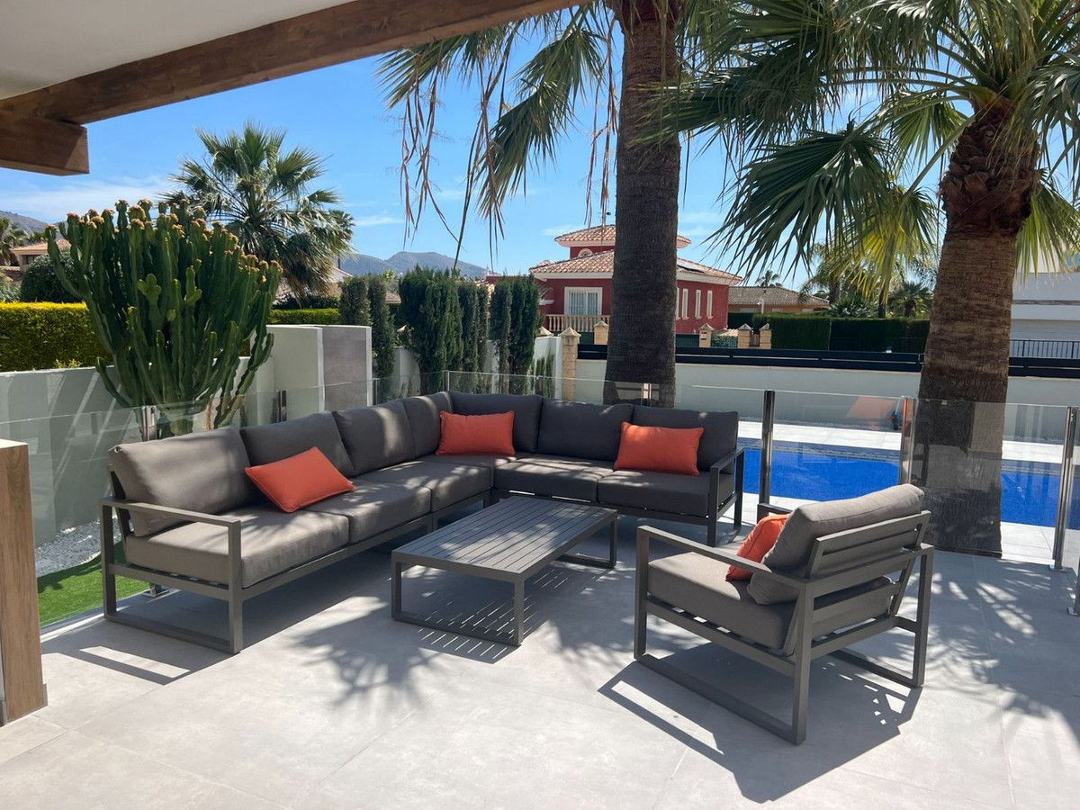 4 Bed Townhouse for sale in Lalfás Del Pi Costa Blanca, Alicante, Spain