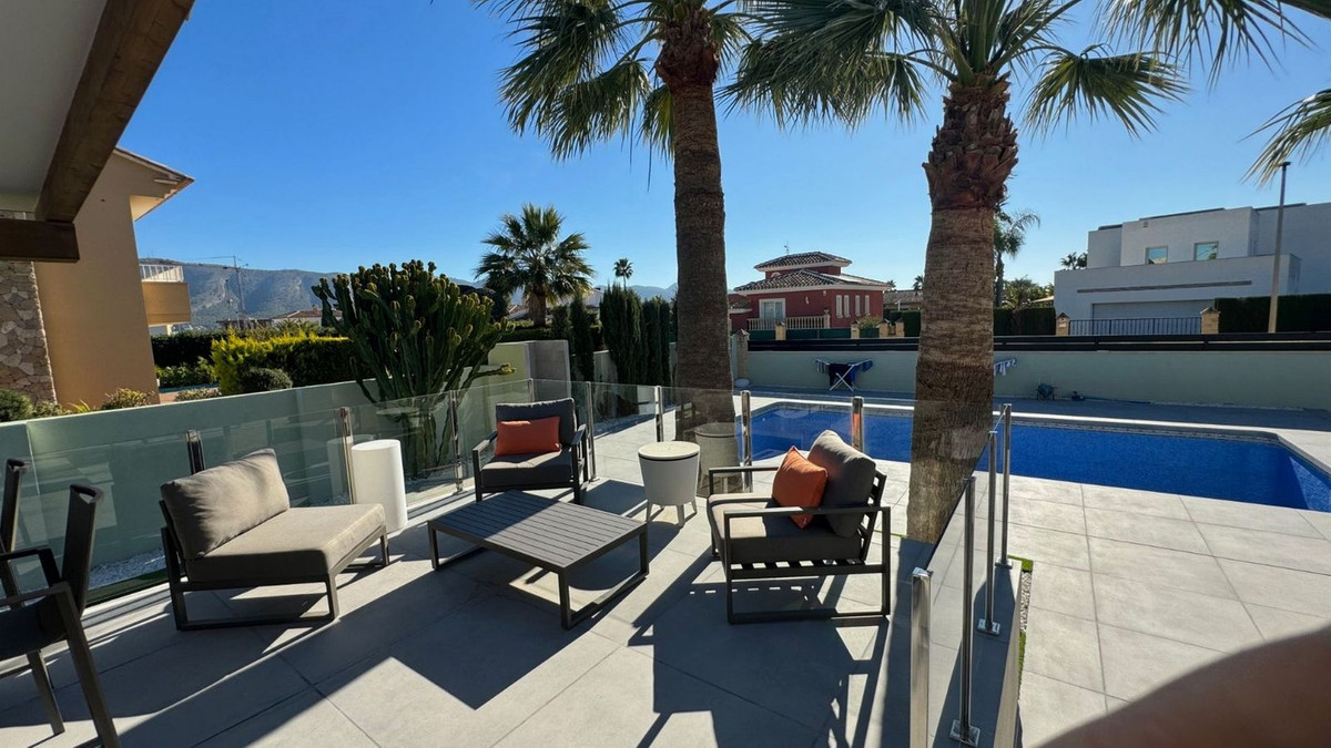 4 Bed Townhouse for sale in Lalfás Del Pi Costa Blanca, Alicante, Spain