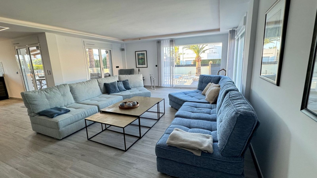 4 Bed Townhouse for sale in Lalfás Del Pi Costa Blanca, Alicante, Spain