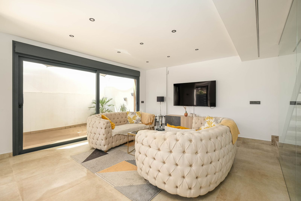 3 Bed Townhouse for sale in Torreblanca Costa Del Sol, Málaga, Spain
