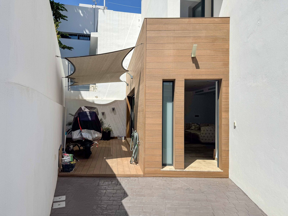 3 Bed Townhouse for sale in Torreblanca Costa Del Sol, Málaga, Spain