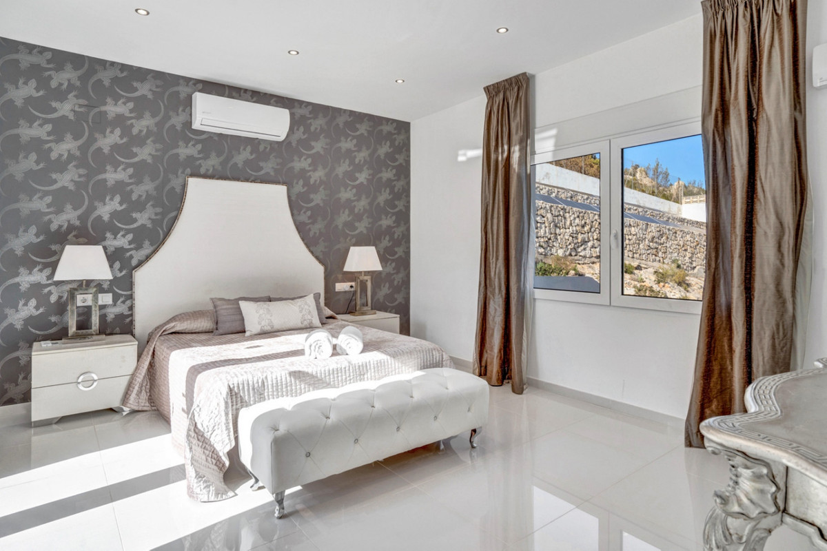 5 Bed Townhouse for sale in Javea Costa Blanca, Alicante, Spain