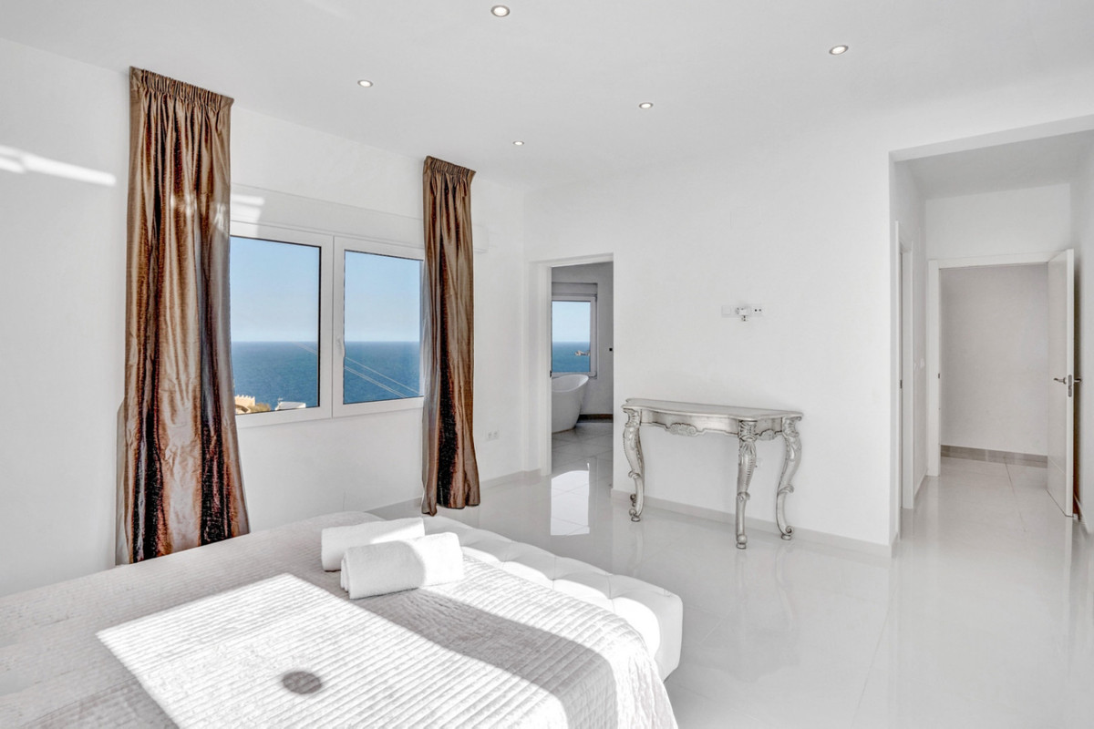 5 Bed Townhouse for sale in Javea Costa Blanca, Alicante, Spain