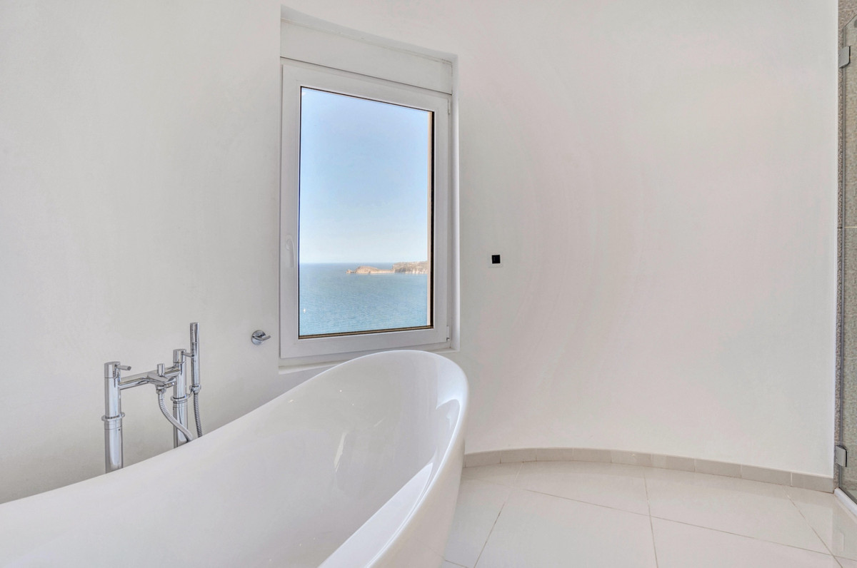 5 Bed Townhouse for sale in Javea Costa Blanca, Alicante, Spain