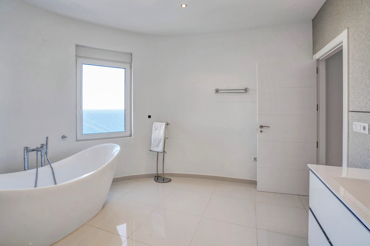 5 Bed Townhouse for sale in Javea Costa Blanca, Alicante, Spain