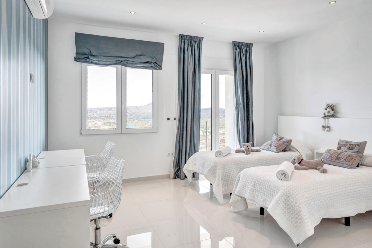 5 Bed Townhouse for sale in Javea Costa Blanca, Alicante, Spain