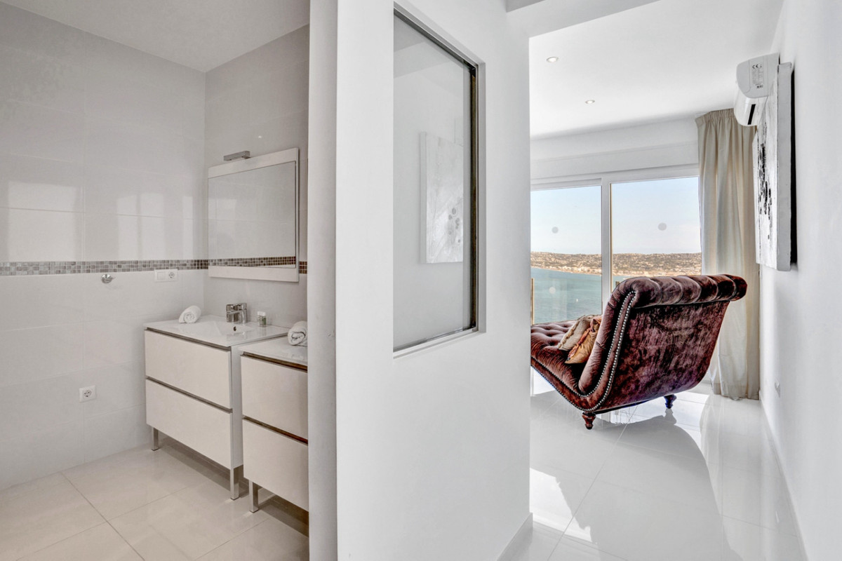 5 Bed Townhouse for sale in Javea Costa Blanca, Alicante, Spain