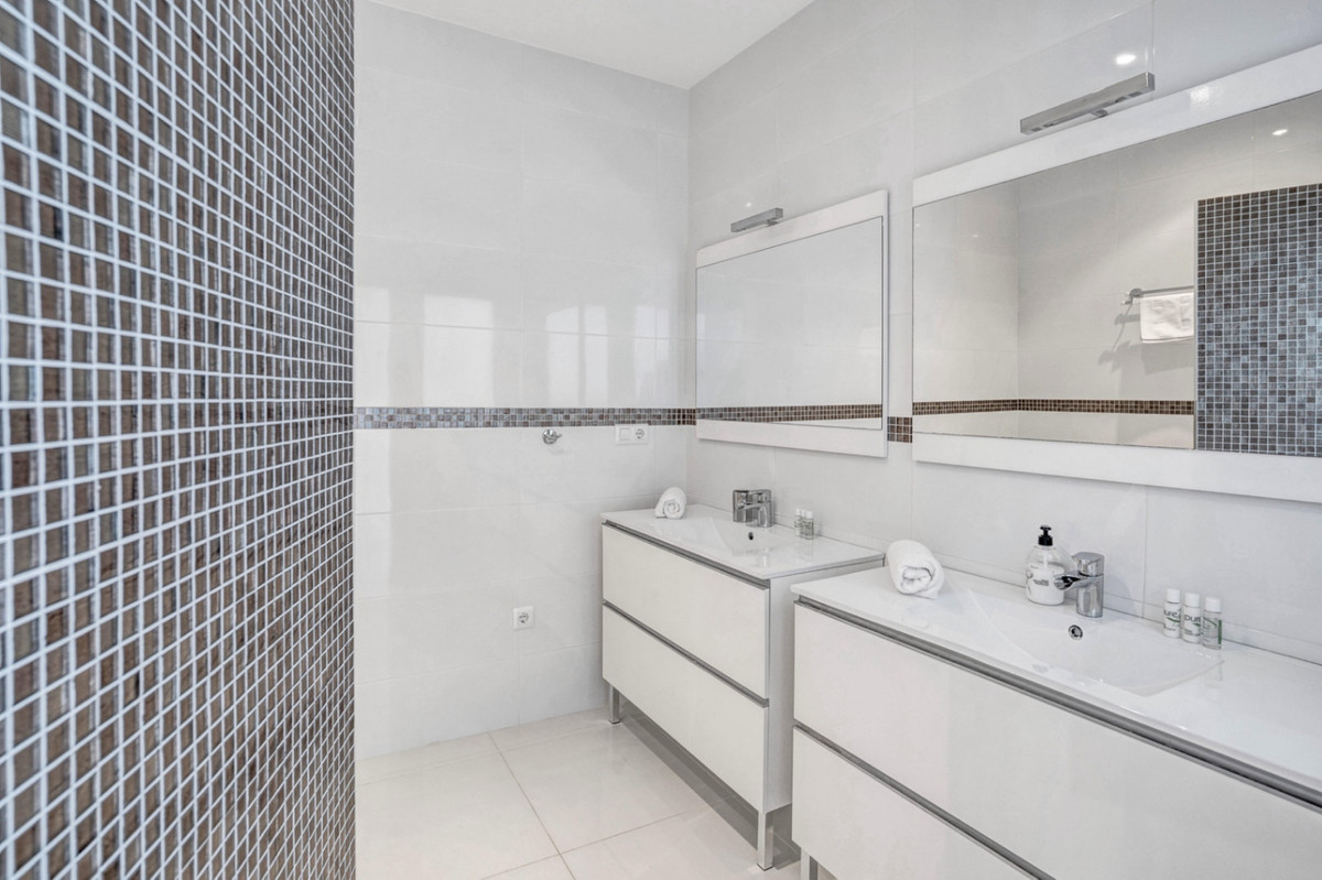 5 Bed Townhouse for sale in Javea Costa Blanca, Alicante, Spain