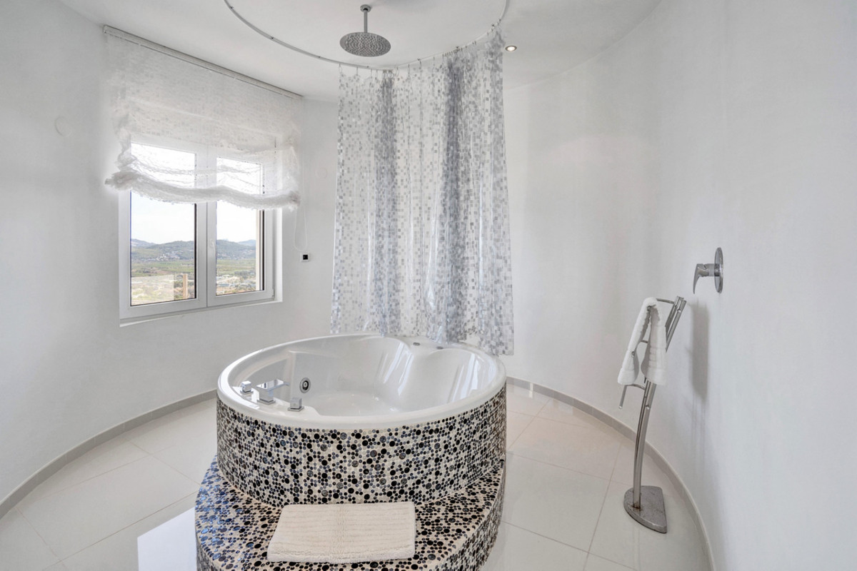 5 Bed Townhouse for sale in Javea Costa Blanca, Alicante, Spain