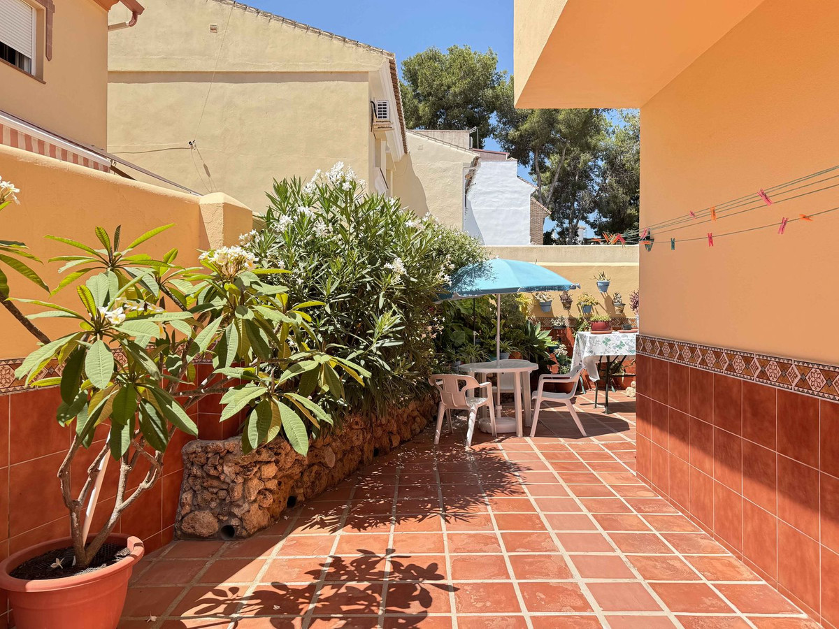 Se vende Villa - Chalet de 5 dormitorios en Costa Del Sol, Málaga, España