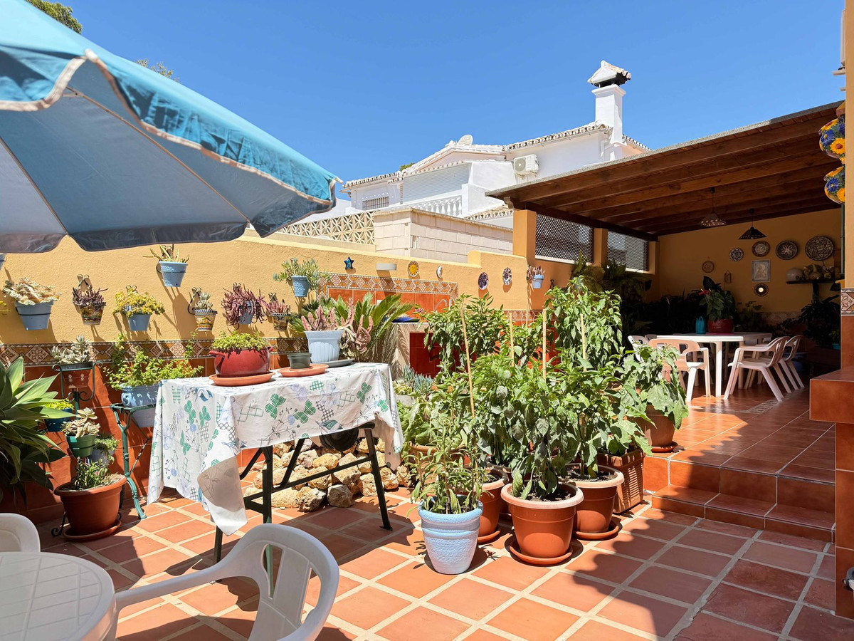 Se vende Villa - Chalet de 5 dormitorios en Costa Del Sol, Málaga, España