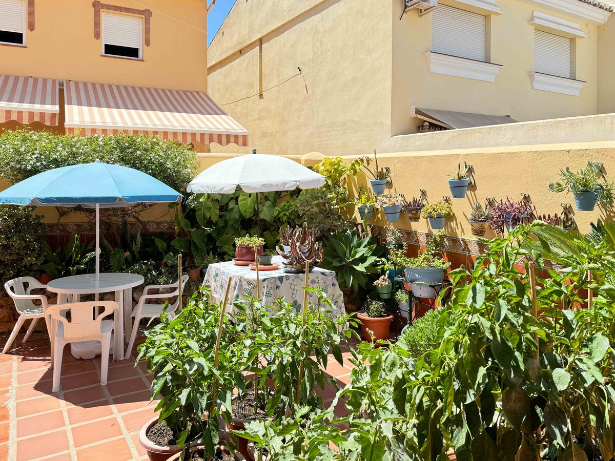 Se vende Villa - Chalet de 5 dormitorios en Costa Del Sol, Málaga, España