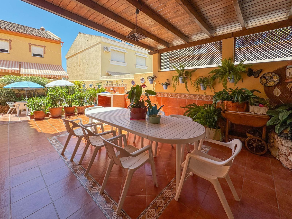 Se vende Villa - Chalet de 5 dormitorios en Costa Del Sol, Málaga, España